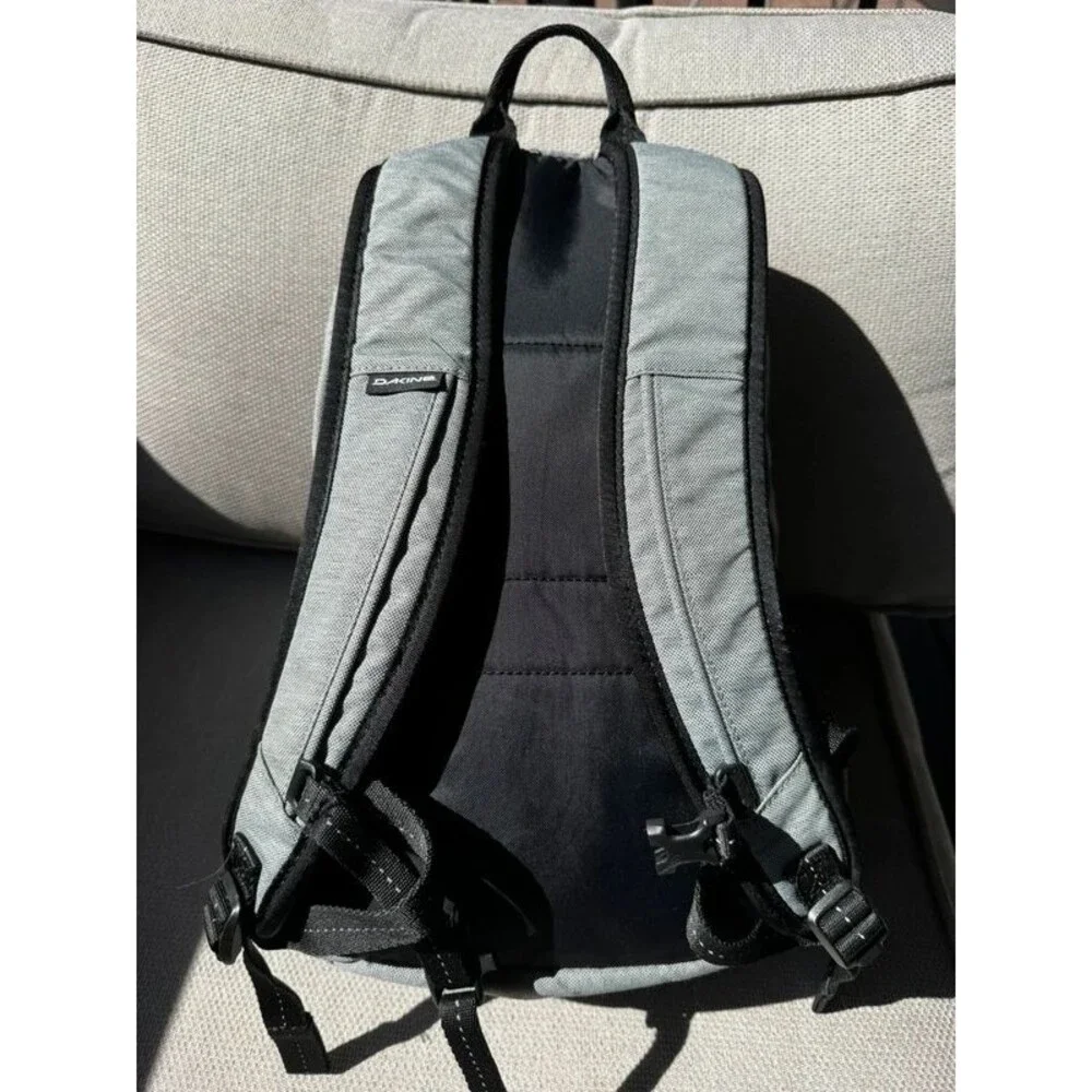 Dakine Factor 22L Backpack Carbon Gray